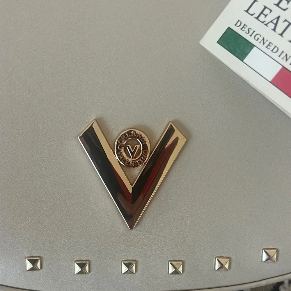 NEW WITH TAGS Valentino Orlandi Cream Shoulder Bag with Gold Accents - Picture 7 of 16